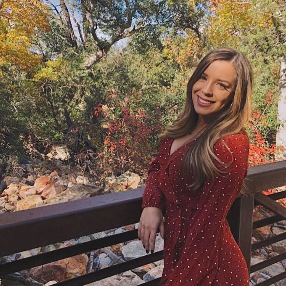 Meet your Posher, Yesenia
